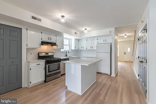 1330 N Hancock St Photo 1