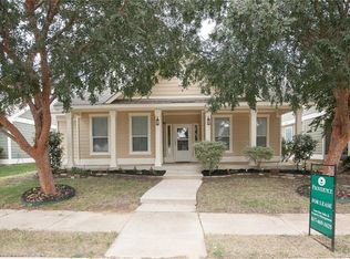 10007 Maple Dr, Aubrey, TX 76227