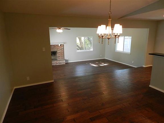 4th image of 907 Hill Wood Dr