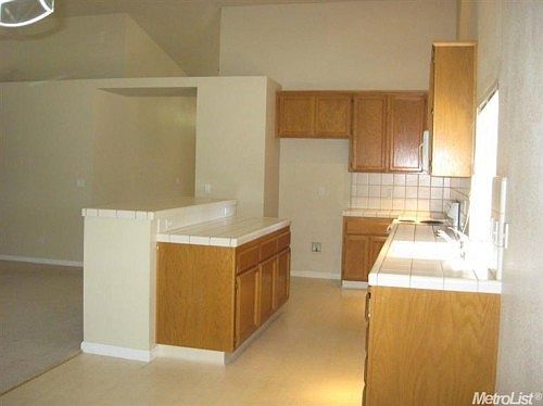 5th image of 312 Ahart Ct