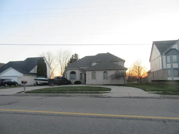 51609 Baker Rd, Chesterfield, MI 48047