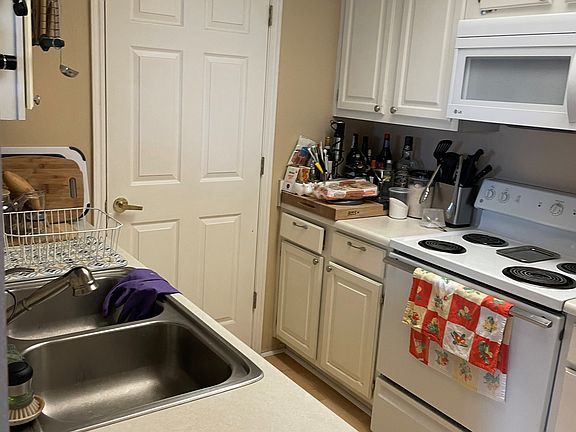 3rd image of 900 Bitner Rd #34