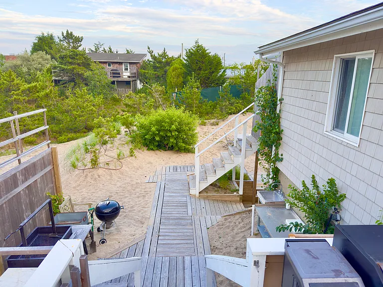 Montauk Hwy — Photo 18