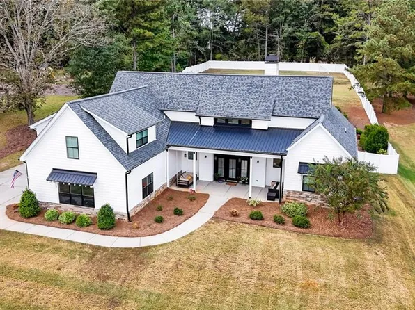 469 Ashley Glen Dr, Williamson, GA 30292