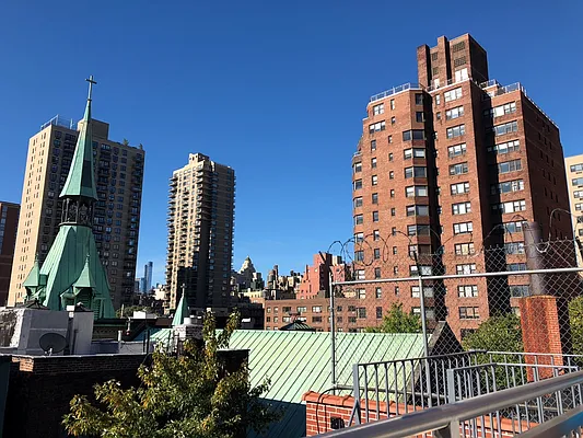 Rented by Sky Management | media 11