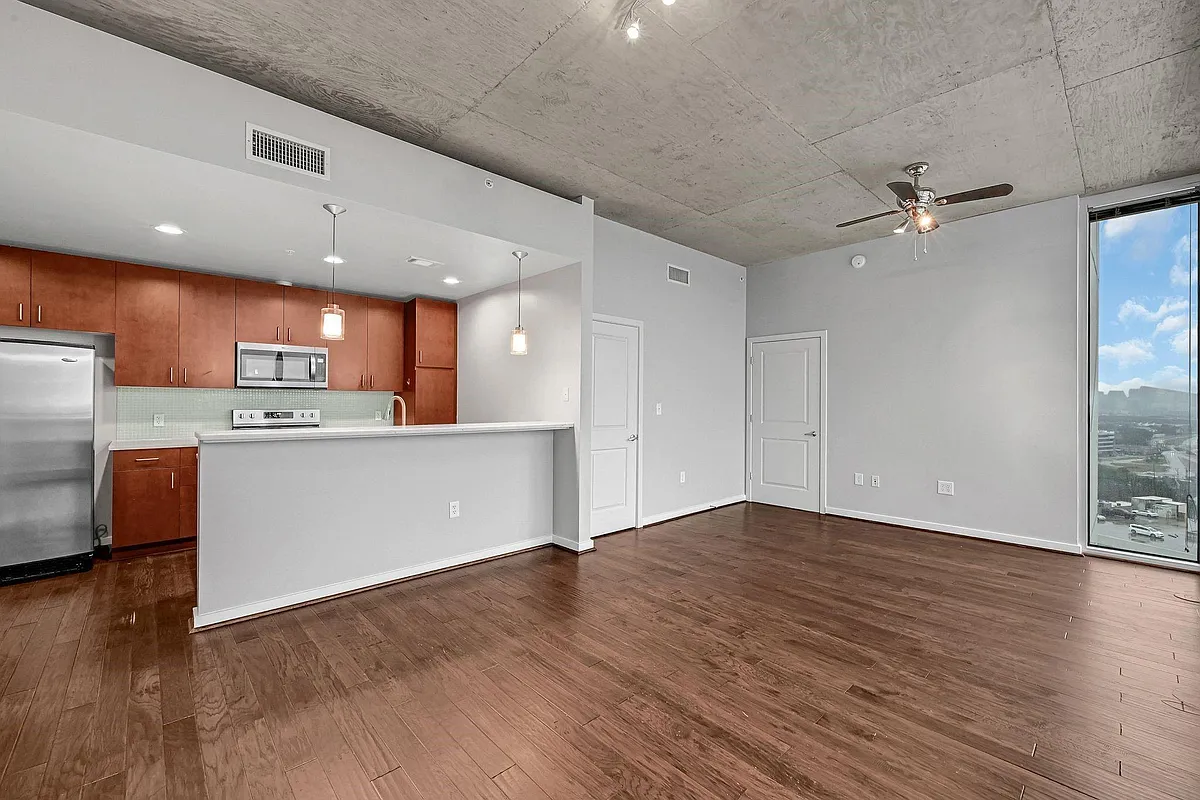 Building Photo - 5925 Almeda Rd #11501