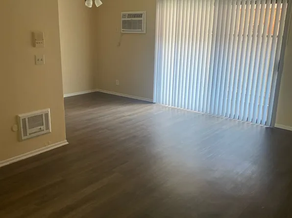 6134 Woodman Ave #103, Van Nuys, CA 91401