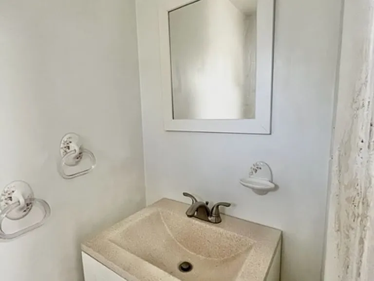 912 Hoyt St — Photo 11