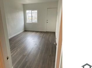 243 W 74th St #B, Los Angeles, CA 90003