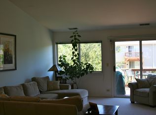 8158 Ripple Rdg, Darien, IL 60561