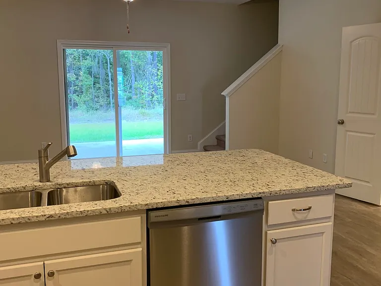 193 Ainsdale Dr — Photo 6