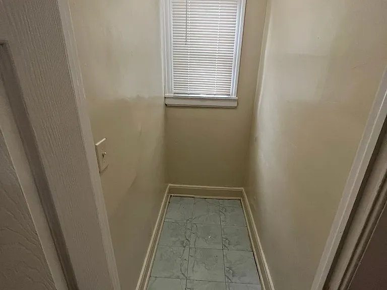 137 Washington St — Photo 6