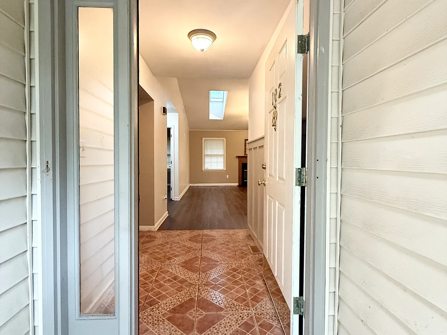 102 Keenan Orchard Dr — Photo 2