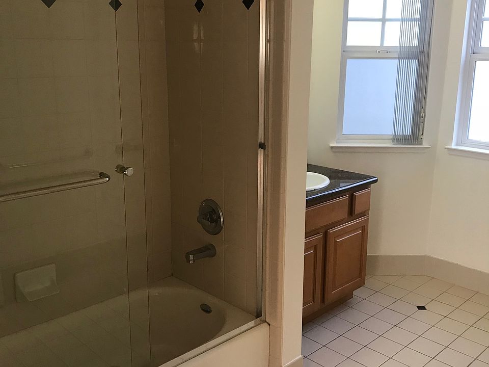 1st image of 900 Van Ness Ave APT 304