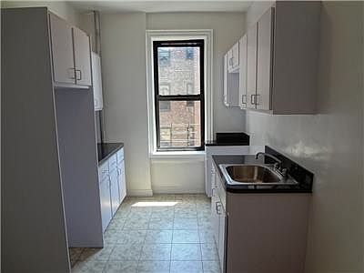 1st image of 135 Clarkson Ave APT A6