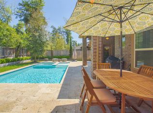 11 E Wading Pond Cir, The Woodlands, TX 77375