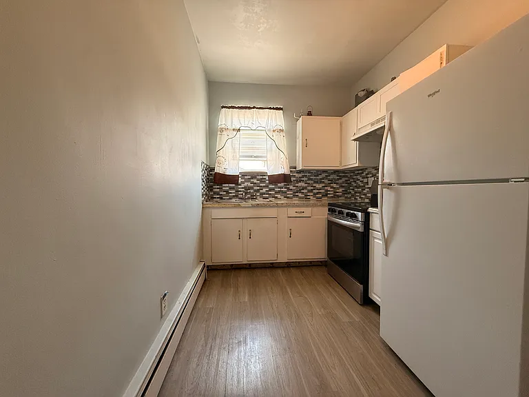 1307 Cranston St #1R — Photo 2