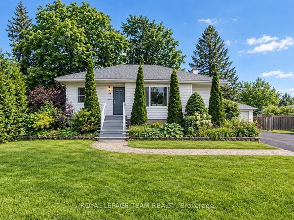 114 Withrow Ave, Ottawa, ON K2G 2J7