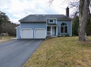 12 Woodside Dr, Londonderry, NH 03053