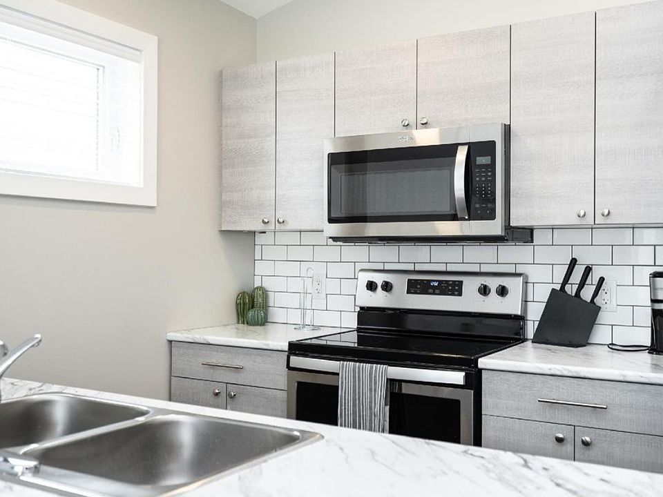 1st image of 135 Maryland St