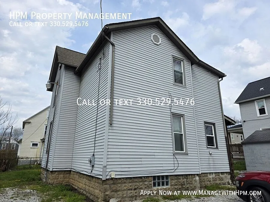 Building Photo - 497 Sumner St