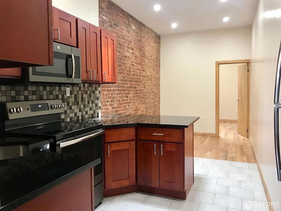 1st image of 315 Bleecker St APT 3L