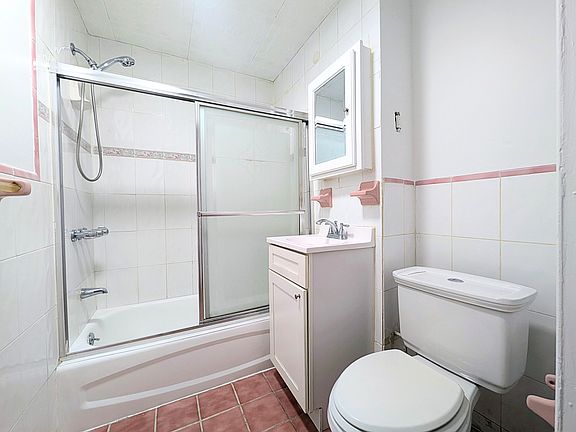 5th image of 325 Bleecker St Floor 2
