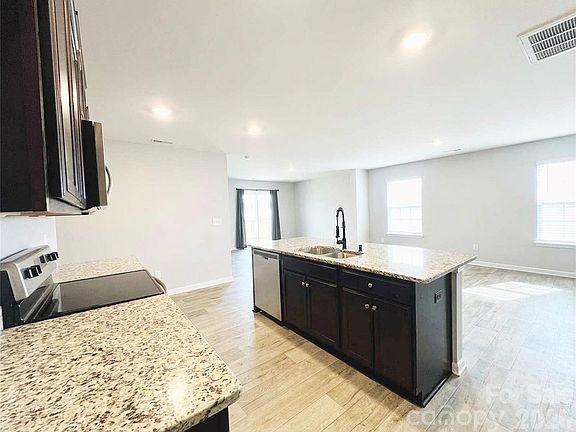 2nd image of 3044 Winesap Dr