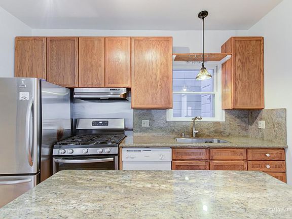 3rd image of 57 Kissling St