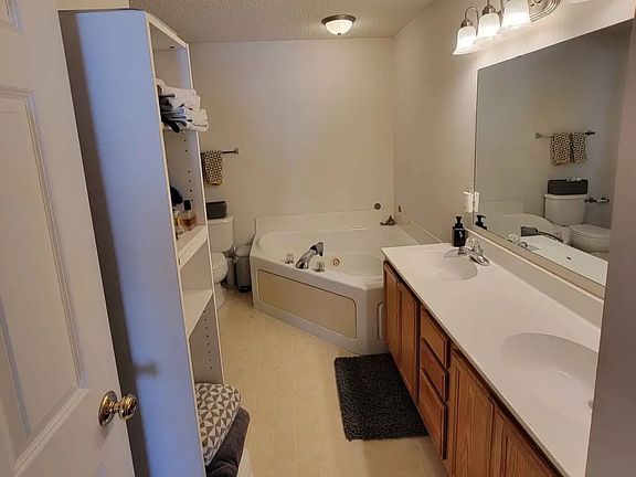 4th image of 20520 Erin Ct