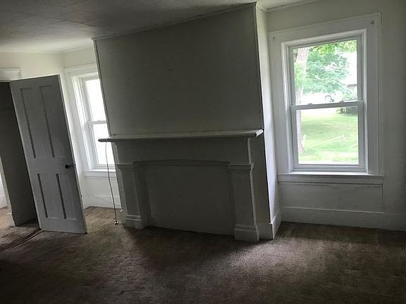 4th image of 614 W Seneca Tpke Floor 2