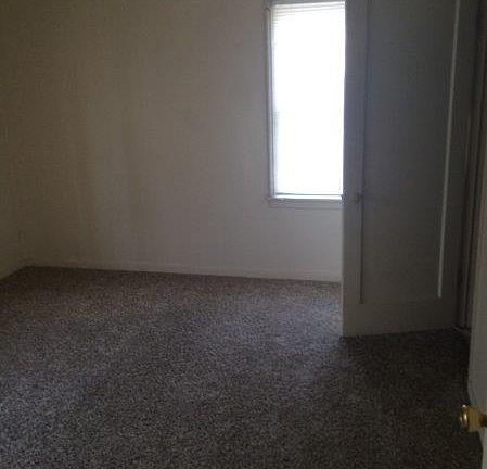 4th image of 4033 Astoria St