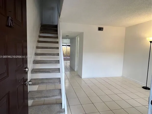 8261 NW 5th Ter APT 329, Miami, FL 33126