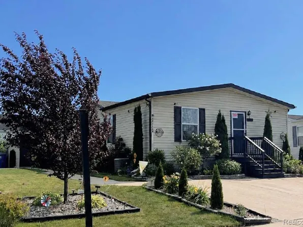 24445 Edwin Dr, Brownstown, MI 48134