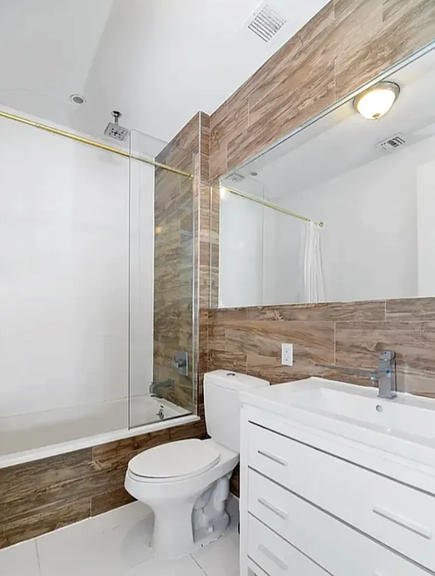 202 Macon Street — Photo 4