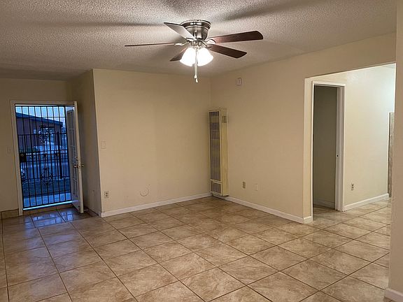 4th image of 222 E Ave E #1