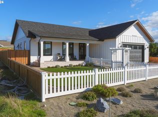 2625 Spinnaker Dr, Bandon, OR 97411