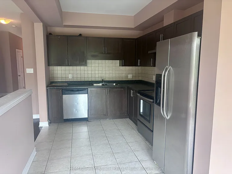 45 Seabreeze Cres #7 — Photo 9