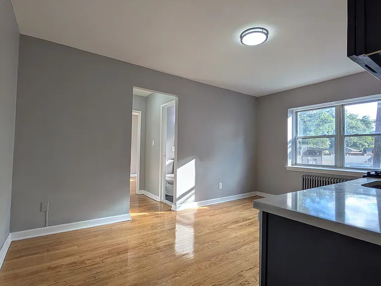 836 Jersey Ave #10 — Photo 2