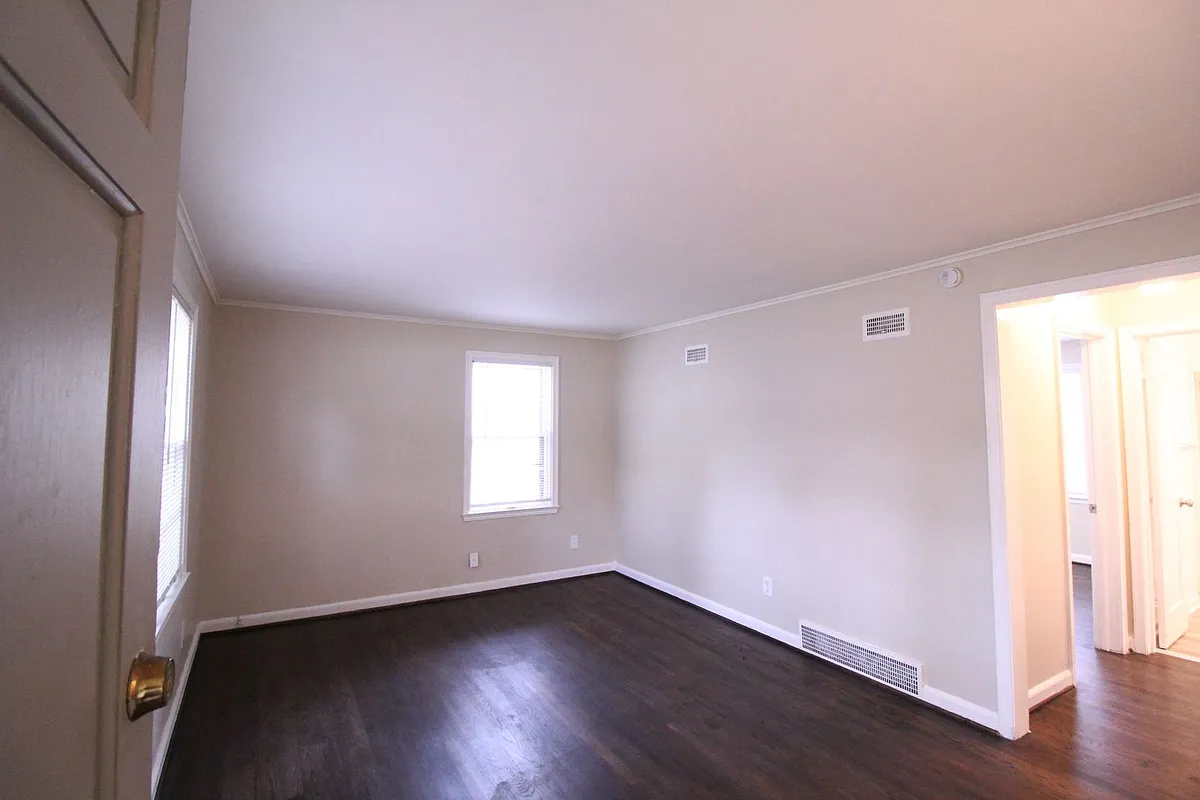 Building Photo - 4403 S Parkway Dr