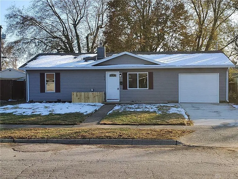 1015 Boylan Dr — Photo 10