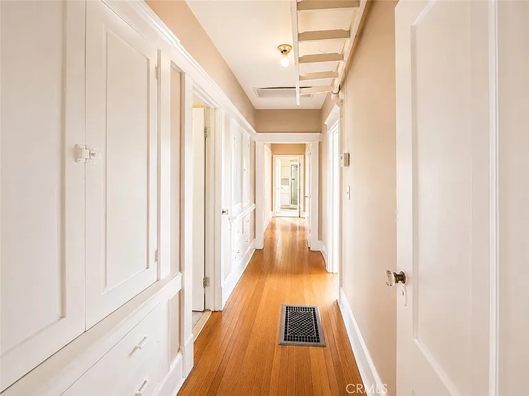 103 S Ardmore Ave — Photo 12