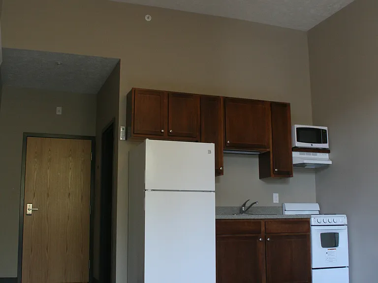 Aerie 147 Lofts — Photo 32