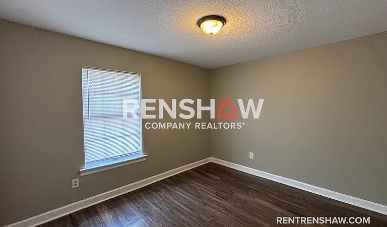 3219 Thirteen Colony Mall #2B — Photo 2