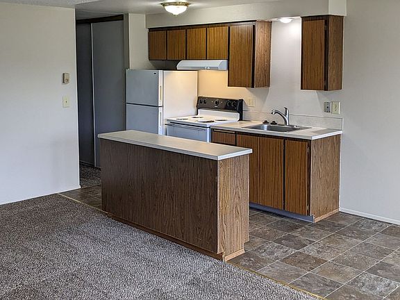 4th image of 470-488 24th St NE #6