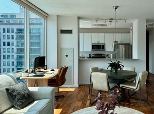 757 N Orleans St #1206, Chicago, IL 60610