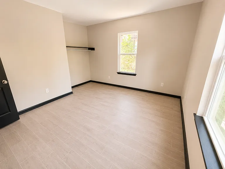 770 Boston St — Photo 3