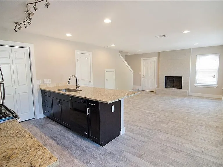 11901 Alpheus Ave #B — Photo 4