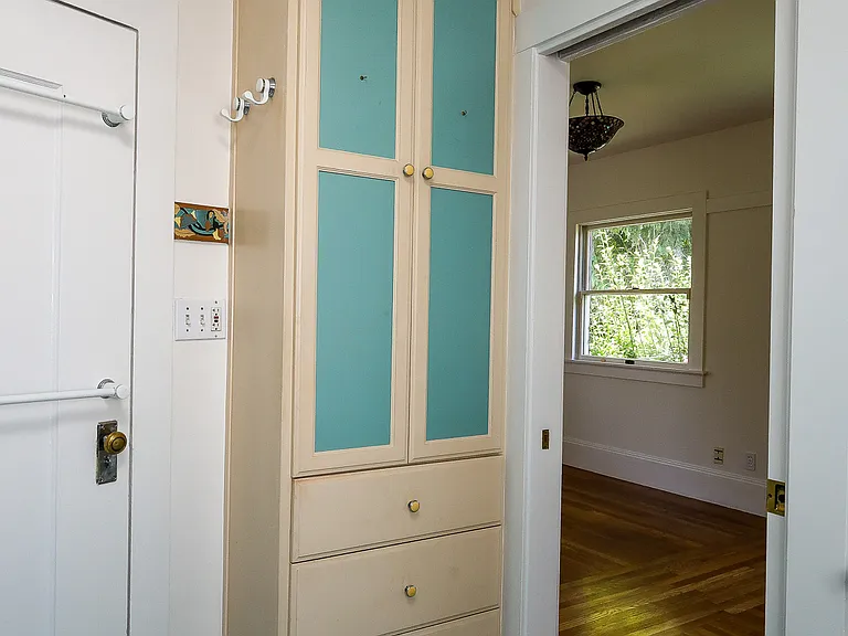 6011 Hillegass Ave — Photo 30