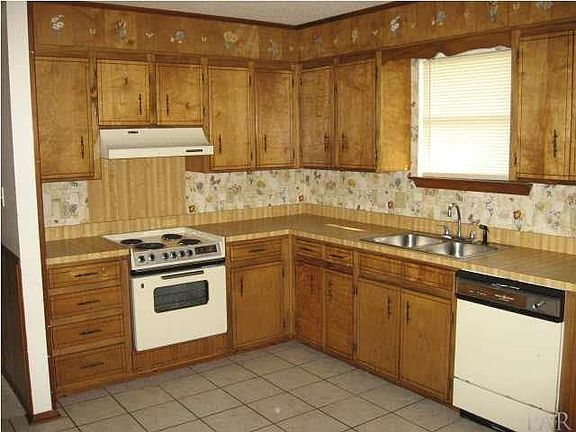 4th image of 7814 Deborah Dr
